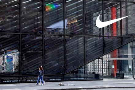 Nike lỗ gần 800 triệu USD, sa thải hàng loạt nhân sự