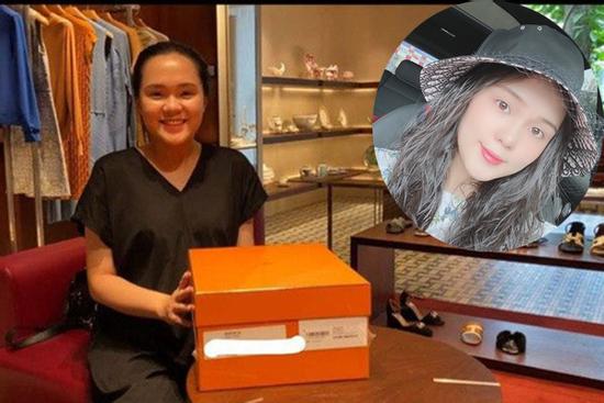 Đập hộp túi hiệu nửa tỷ để... đựng bỉm, cân nặng của bà xã Đỗ Duy Mạnh còn khiếp hơn!