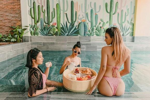 Hoa hậu Ngọc Hân được khen nức nở khi hiếm hoi đăng ảnh bán nude-2