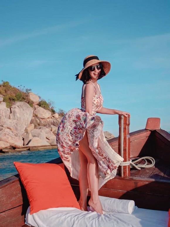 Hoa hậu Ngọc Hân được khen nức nở khi hiếm hoi đăng ảnh bán nude-6