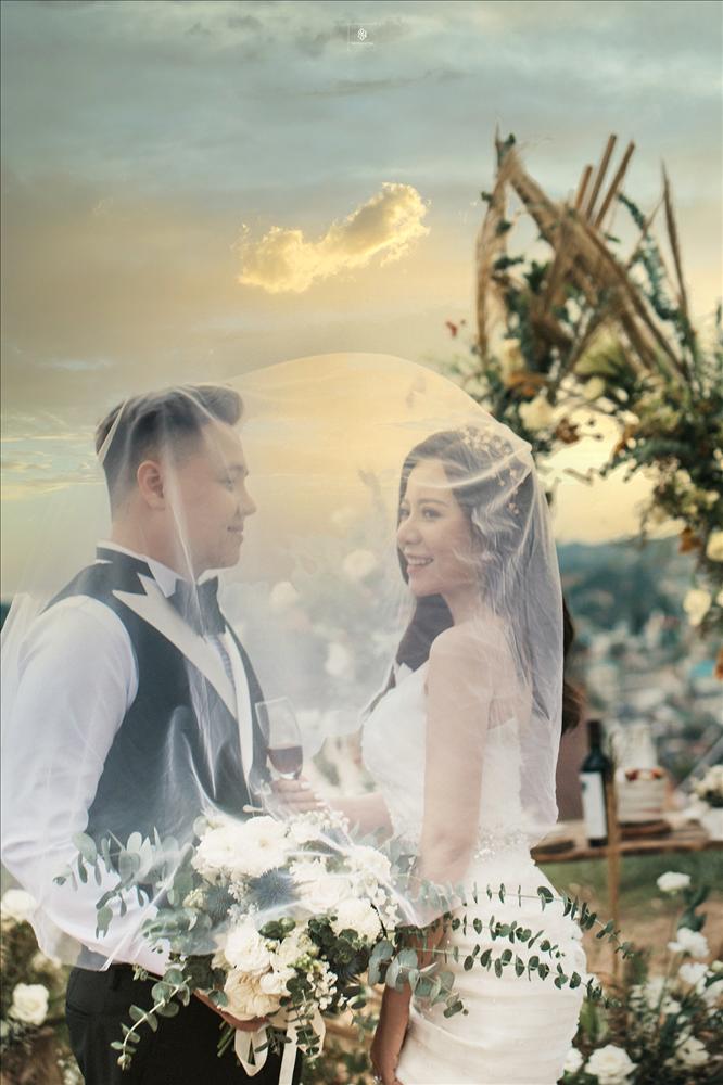 Chuyện tình như mơ của cặp đôi quen 1 tháng, yêu 8 năm, phạm lời nguyền chia tay 2 tiếng-1