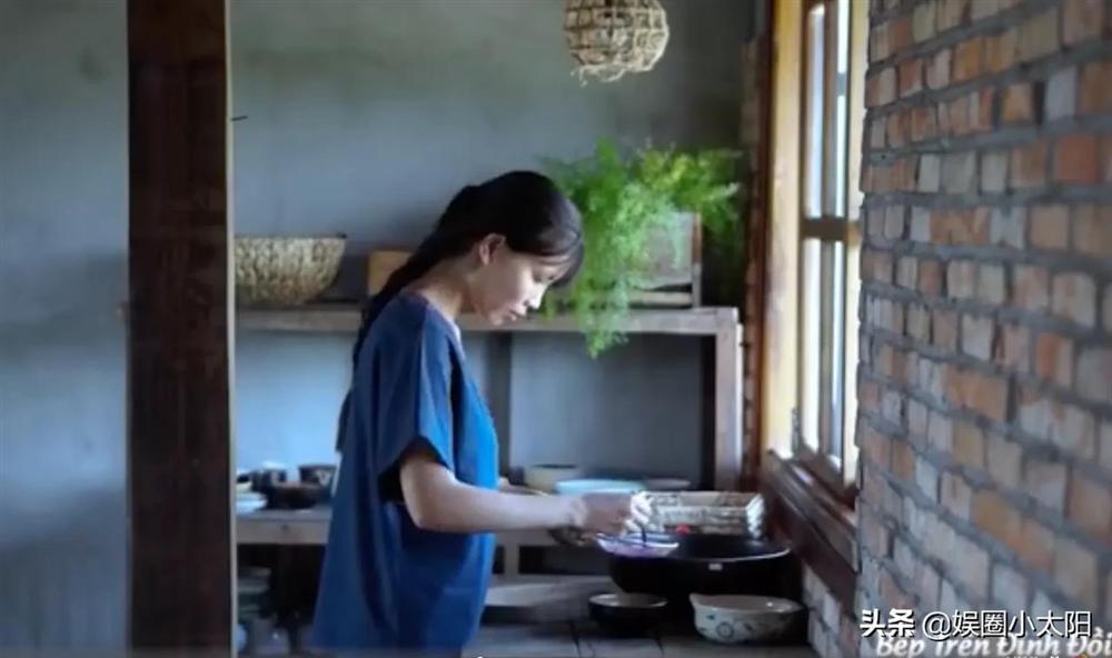 Hashtag tẩy chay Bếp Trên Đỉnh Đồi đứng đầu hot search Weibo sau vụ đạo nhái Lý Tử Thất-3