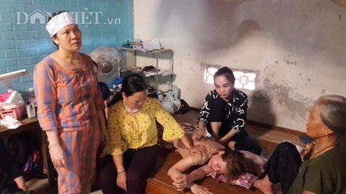 Xót xa đám tang 3 em học sinh đuối nước tại Hà Tĩnh-3