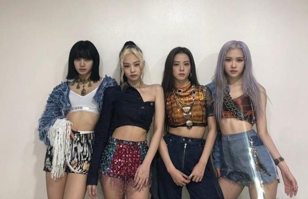 Stylist sáng tạo với màn cắt quần thành áo cho BlackPink mặc-1