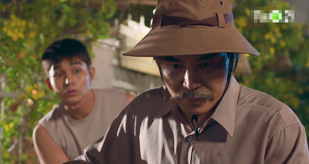 Gạo nếp gạo tẻ phần 2 tập 9: Trung Dũng đi bán bánh giò, cúi mặt không dám gặp lại con trai-11