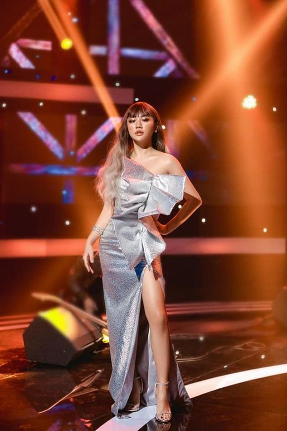 Văn Mai Hương gây tranh cãi vì gu thời trang tại Người ấy là ai-4