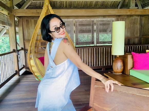 Đi du lịch cùng chồng, Ốc Thanh Vân tranh thủ khoe dáng nóng bỏng với những thế yoga cực đỉnh-4