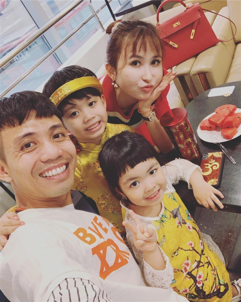 Minh Nhựa tổ chức tiệc kỷ niệm 8 năm cầu hôn Mina Phạm, quà tặng vợ nhìn là xỉu-5