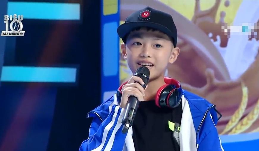 Trấn Thành thể hiện khả năng rap, Hari Won đứng hình vì không hiểu chồng hát gì-1