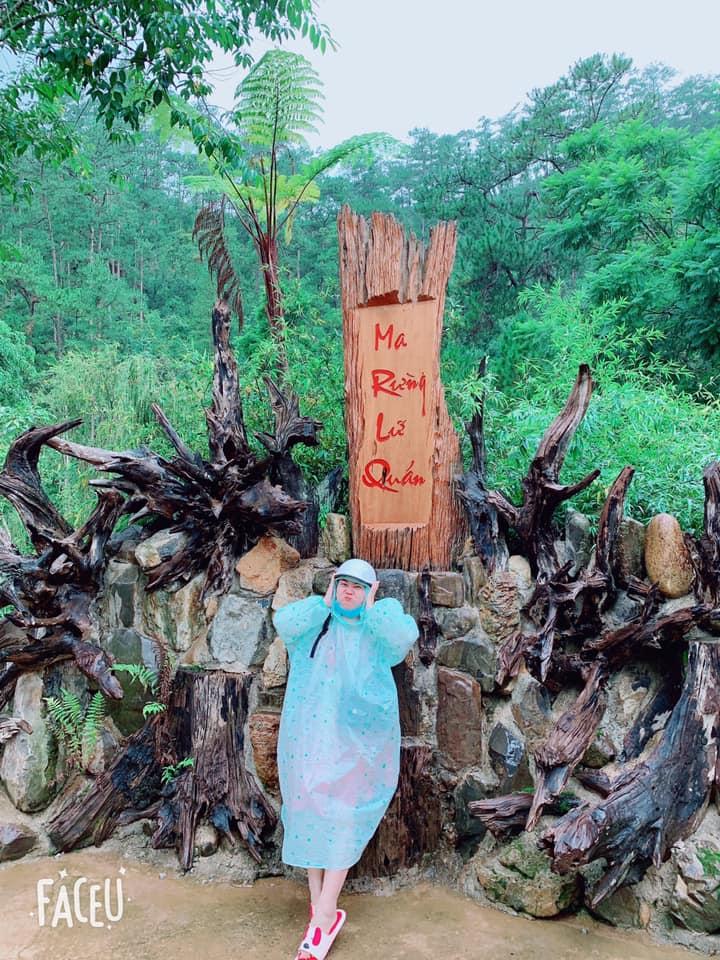 Trend áo mưa của giới trẻ khi ham hố đi du lịch Đà Lạt đúng mùa mưa bão-5