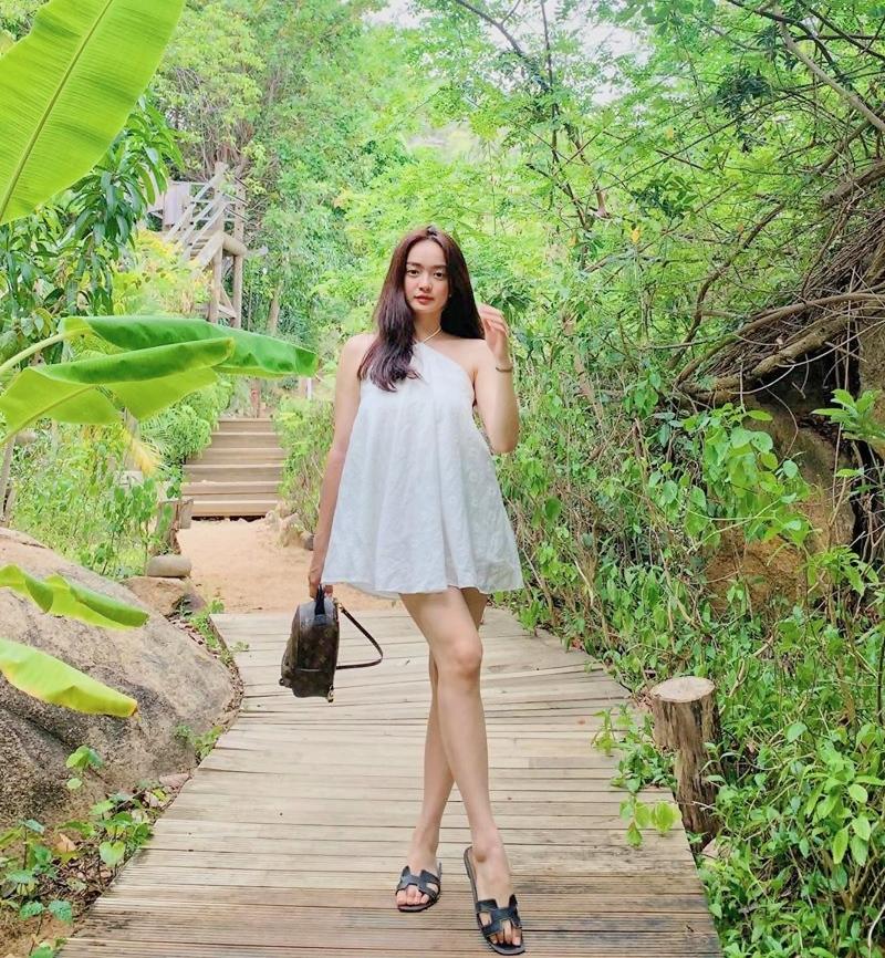 Kaity Nguyễn lên đồ như không mặc quần - Salim và Phương Nga đụng hàng-5