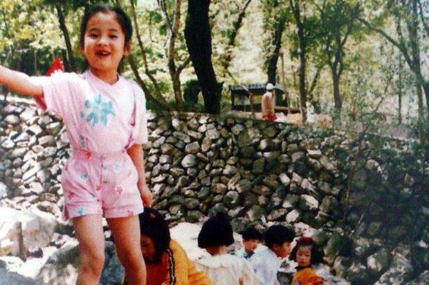 Vì sao Song Hye Kyo không bao giờ xuất hiện cùng mẹ?-1