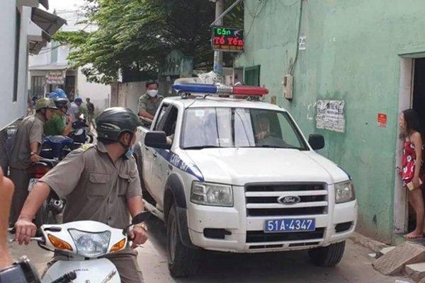 Có hiện tượng rò rỉ hóa chất trong vụ cháy kho xưởng sơn ở Long Biên-3