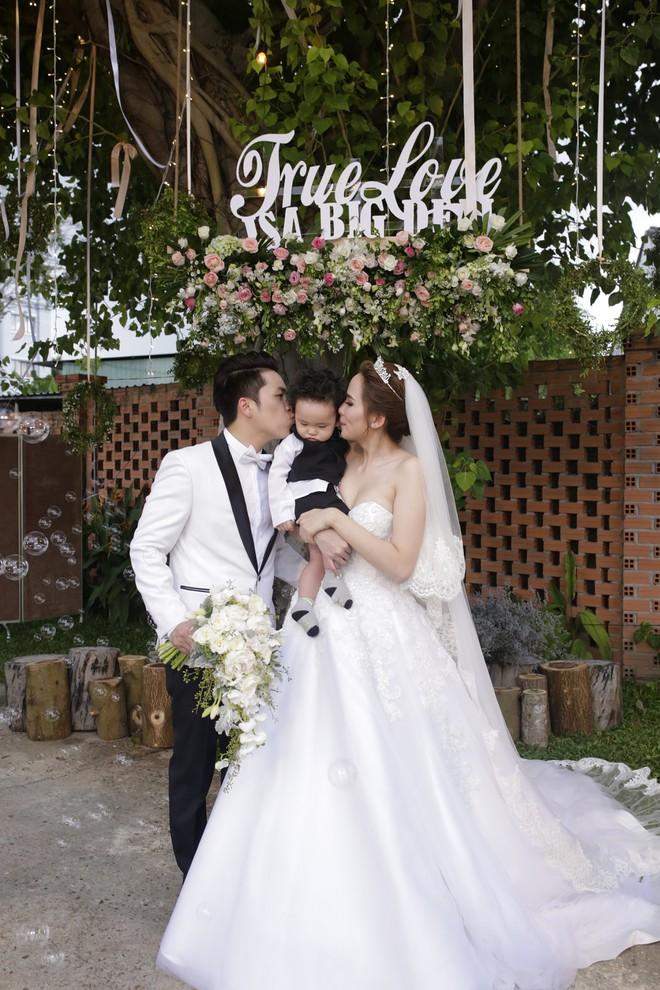 Hoa hậu Diễm Hương và 2 cuộc hôn nhân hết thương cạn nhớ-6