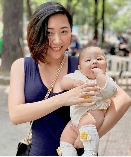 Em gái Trấn Thành lộ vòng 2 ngấn mỡ sau 4 tháng sinh con đầu lòng cho chồng ngoại quốc-3