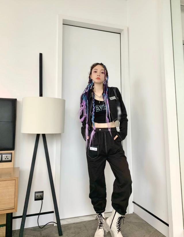 Lý Tiểu Lộ bị chỉ trích làm lố tuổi U40, vẻ ngoài giống hệt hotgirl mạng-6