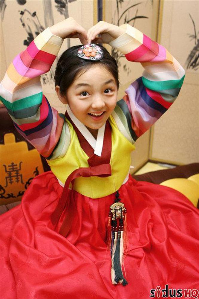 Clip nhạy cảm, bạc đãi người làm và đời tư dàn sao Gia đình là số 1-12