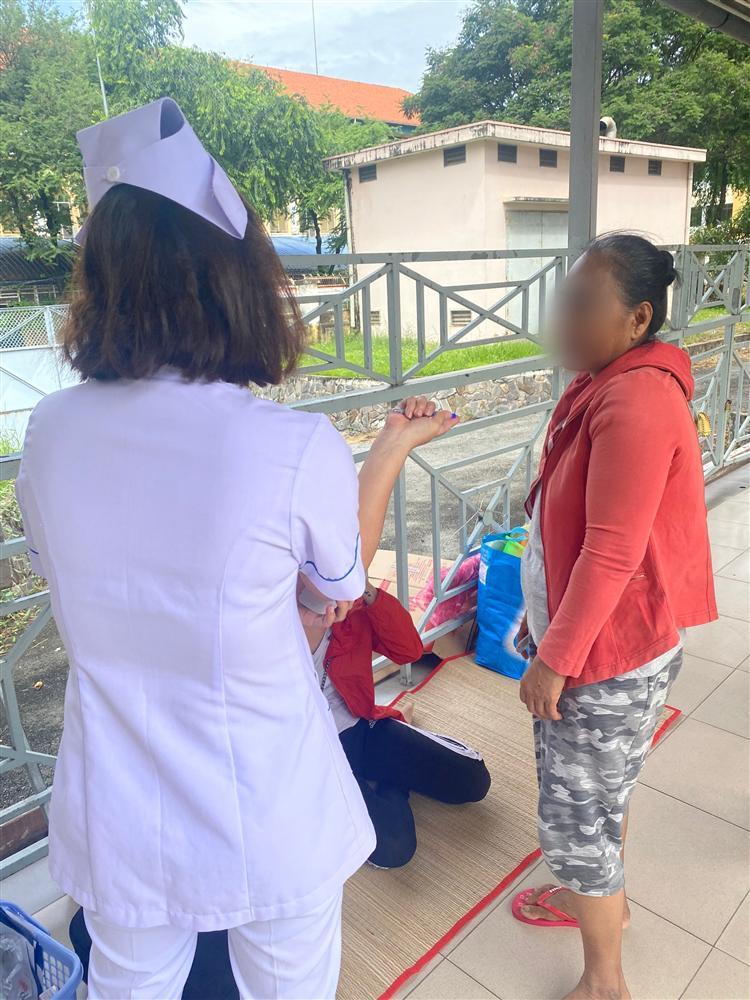 Đau xót lời kể bà ngoại bé trai 9 tuổi nghi bị mẹ ruột dùng kéo đâm thủng tim ở TP.HCM-7