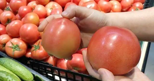 Khi mua cà chua, nhìn vào 3 điểm thấy điều này thì mua ngay, người bán rau phải khen thầm-3