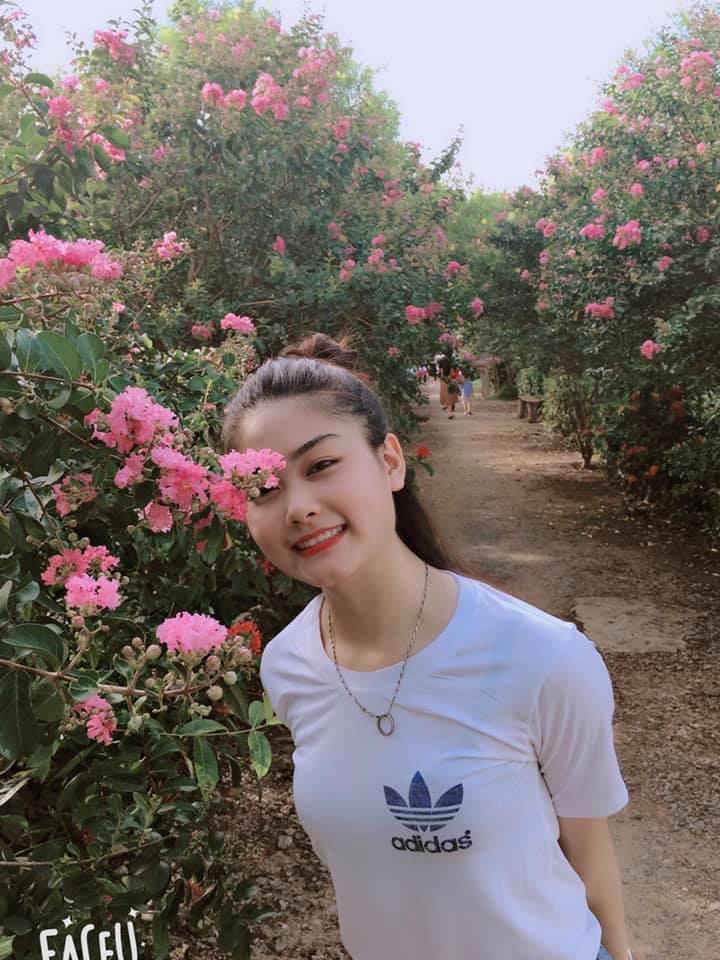 Giới trẻ xao xuyến trước con đường hoa tường vi lãng mạn như ngôn tình giữa lòng Hà Nội-3