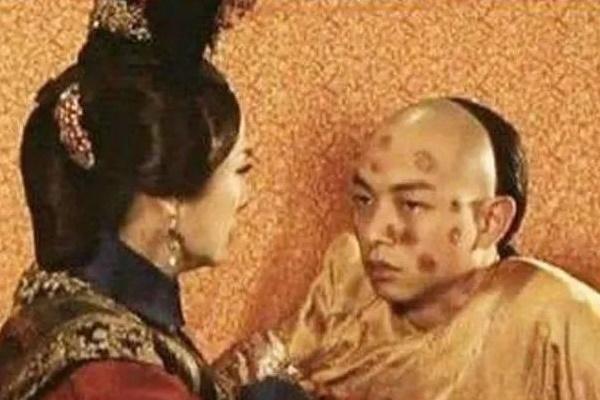 Yêu say đắm bảo mẫu hơn 17 tuổi, vị Hoàng đế từng thốt lên không có Vạn thị ta không ngủ nổi-4