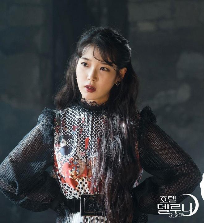 5 mỹ nhân Hàn có tài biến màn ảnh thành sàn diễn thời trang-10