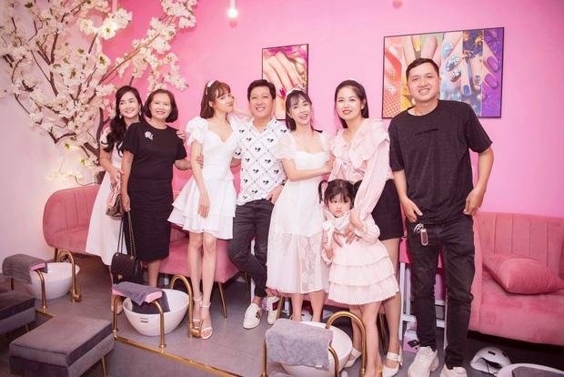 Nhã Phương phát cẩu lương cho fan với khoảnh khắc làm đẹp cho Trường Giang-4