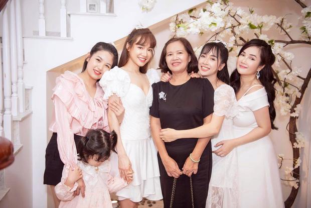 Nhã Phương phát cẩu lương cho fan với khoảnh khắc làm đẹp cho Trường Giang-5