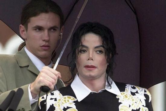 Vệ sĩ chia sẻ về căn phòng bí mật của Michael Jackson