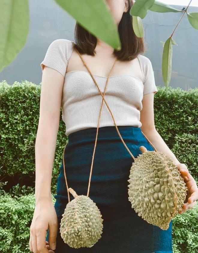 Túi sầu riêng gai góc giá 30 USD được dân mạng tìm mua-1