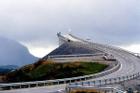 Cây cầu uốn cong kỳ lạ ở Na Uy