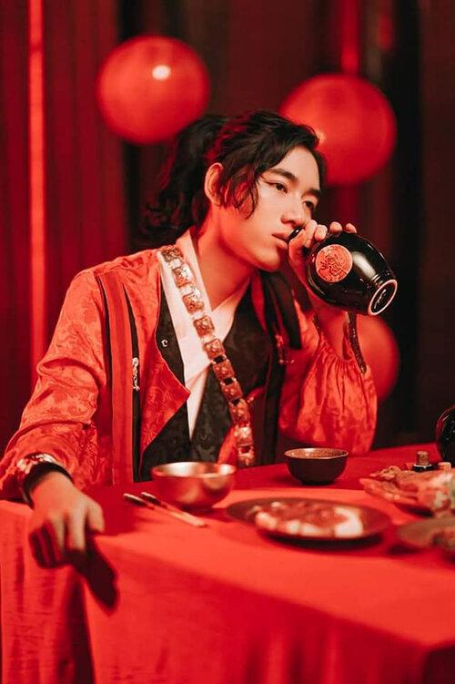 K-ICM chính thức lên tiếng xin lỗi chủ nhân của bức tranh bị cho là xài chùa trong MV Túy họa-1