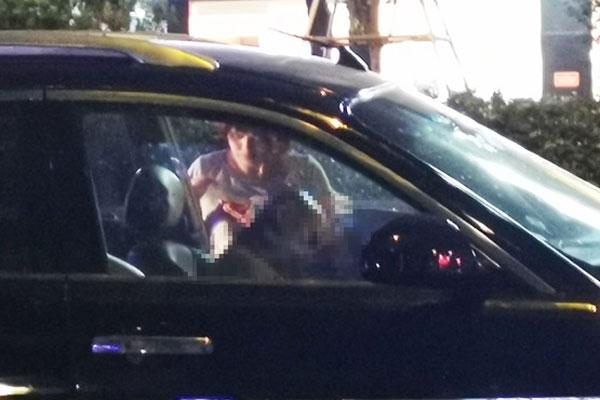 Người đàn ông tử vong trong ôtô giữa phố Hà Nội-1