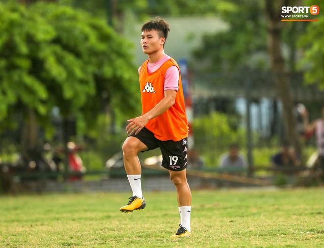 Vi vu đi chơi nhưng Huỳnh Anh vẫn nhớ quay về Hà Nội trong ngày Quang Hải có thể trở lại-4