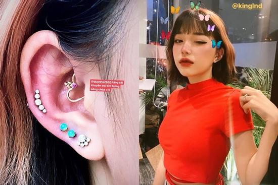 Linh Ngọc Đàm chẳng mấy khi để lộ, ít người biết nàng streamer cũng xỏ nhiều khuyên tai ngầu ra phết