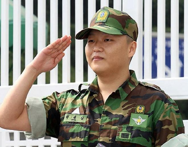 Bi Rain, Psy và loạt sao Hàn từng phạm những điều cấm kỵ khi nhập ngũ-7