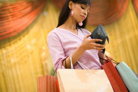 Nghe người yêu nói mức lương thật, tôi vội vàng tổ chức đám cưới rồi ứa nước mắt