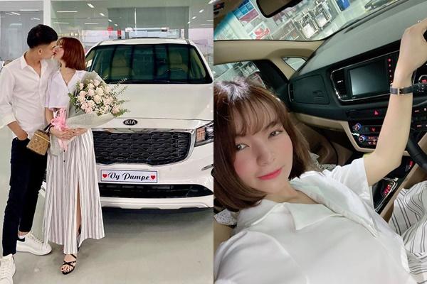 Thánh chém gió Mạc Văn Khoa bóc giá set đồ đi biển 800 triệu gồm dép tổ ong, mũ tai chó-11