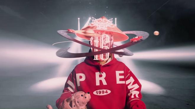 Rapper Binz đi giày vàng, đeo đồng hồ 17.000 USD trong MV Bigcityboi-3