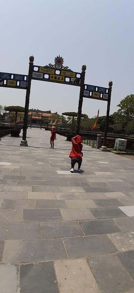 Người yêu không cần nhưng bạn thân vì ta xoạc chân chụp ảnh thì nhất định phải có-8