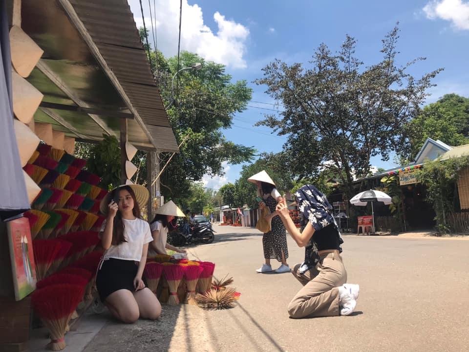 Người yêu không cần nhưng bạn thân vì ta xoạc chân chụp ảnh thì nhất định phải có-7