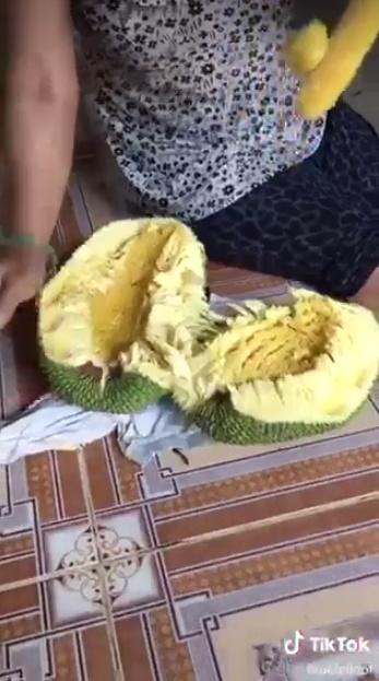 Tin lời người bán mít tố nữ múi nào ra múi nấy và rồi nhận cái kết siêu hài hước-3