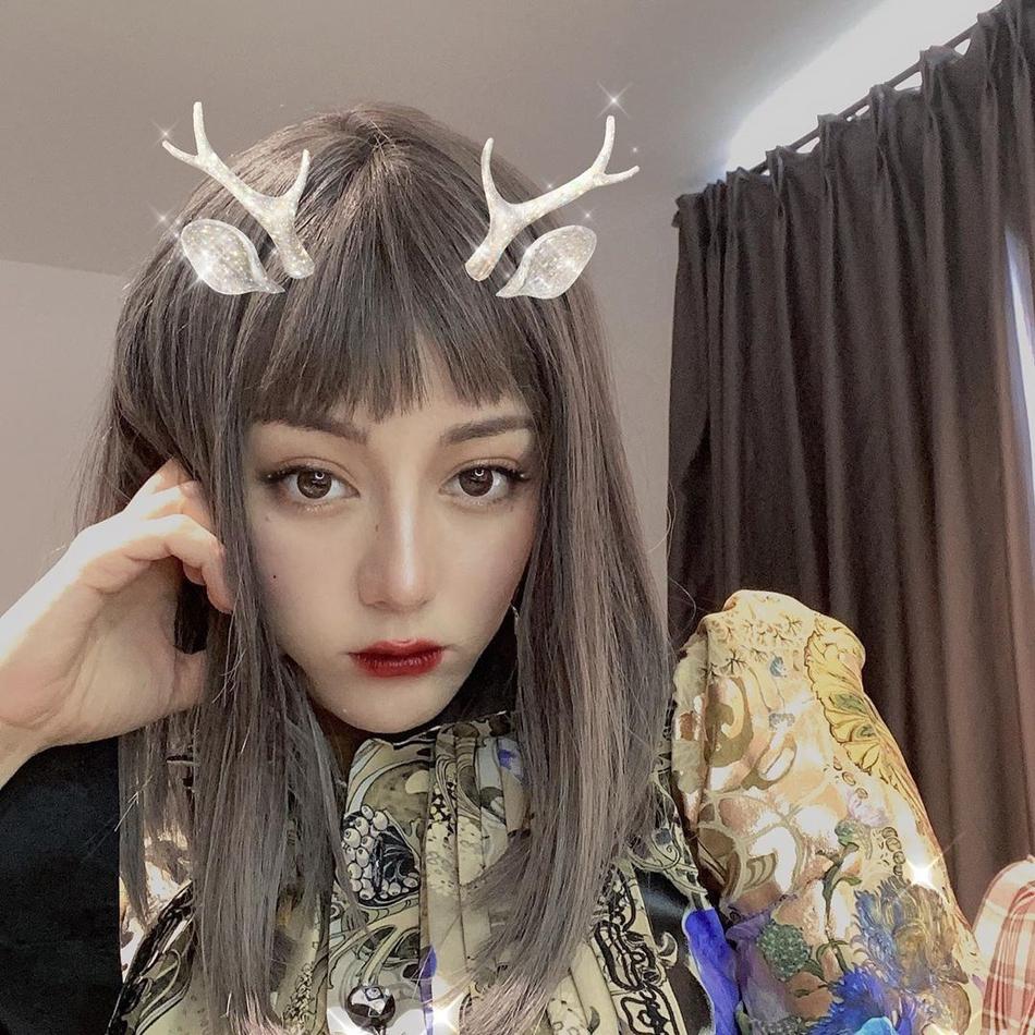 Địch Lệ Nhiệt Ba chơi lớn đổi kiểu tóc như búp bê barbie-3