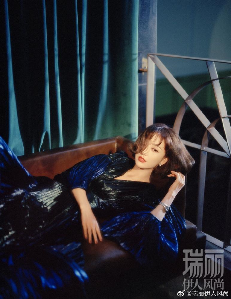 Đồng Lệ Á đẹp đến trụy tim người xem khi xuất hiện trên bìa tạp chí-6