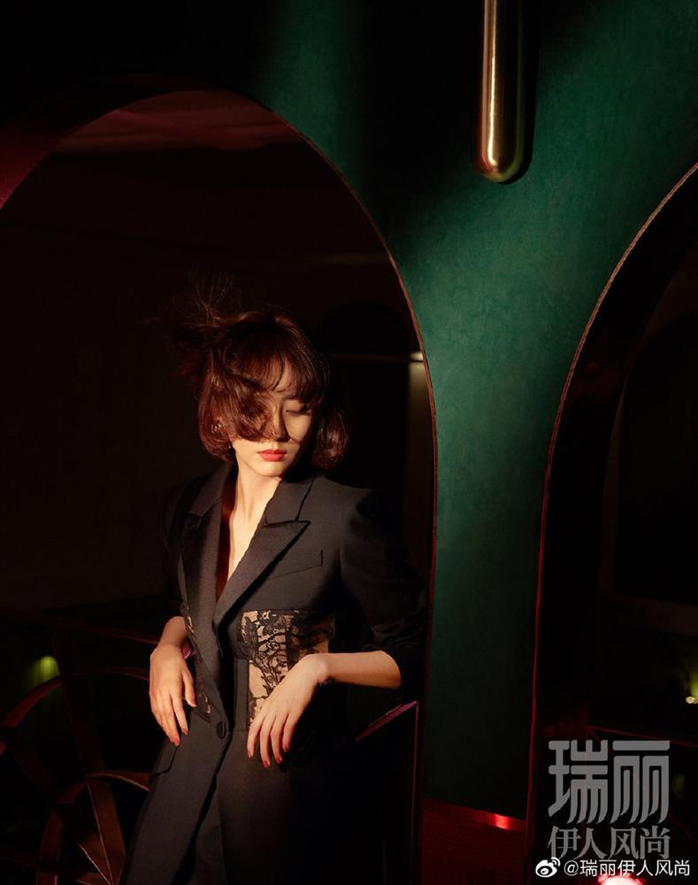 Đồng Lệ Á đẹp đến trụy tim người xem khi xuất hiện trên bìa tạp chí-7