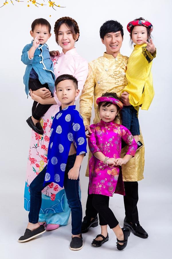 Vợ Lý Hải công khai vòng 2 lùm lùm, có vẻ tin mang bầu lần 5 là thật chứ không đùa!-1