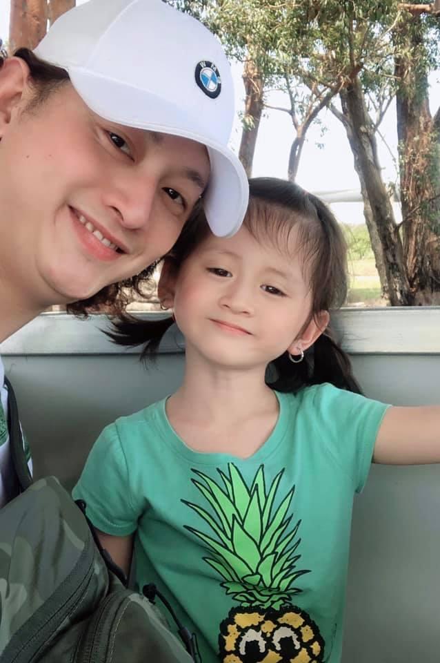 Trang Trần khóc tiếng Mán khi chồng vơ hết nét đẹp của con về mình-4