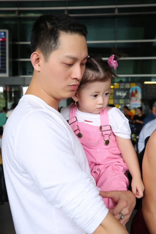 Trang Trần khóc tiếng Mán khi chồng vơ hết nét đẹp của con về mình-5