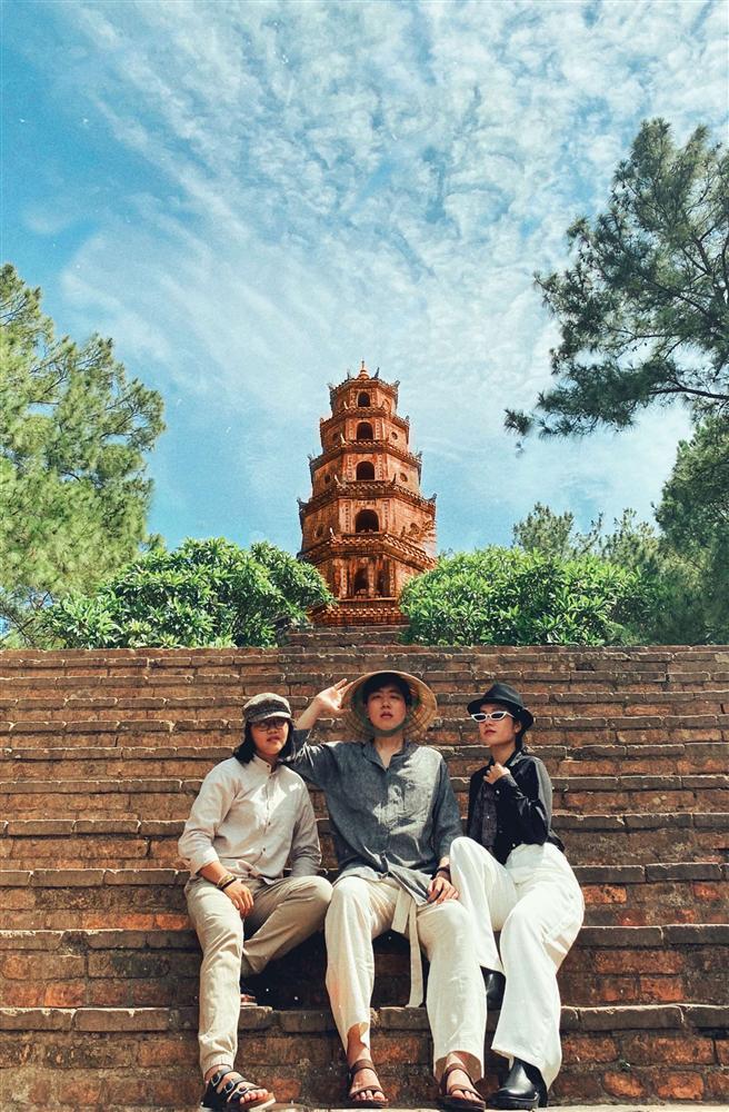 Nhóm 9X hóa tiểu thư, công tử thời ông bà anh giữa lòng Cố đô-7