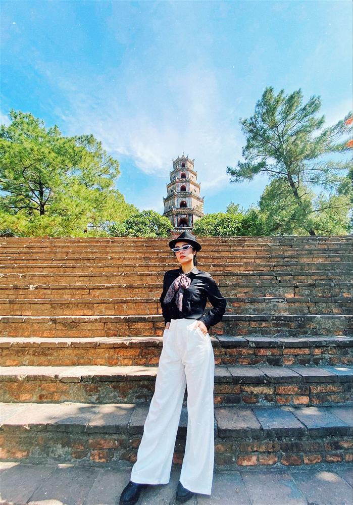 Nhóm 9X hóa tiểu thư, công tử thời ông bà anh giữa lòng Cố đô-10